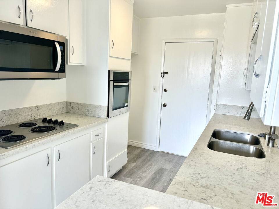 Los Angeles, CA 90035,1440 Reeves ST #307