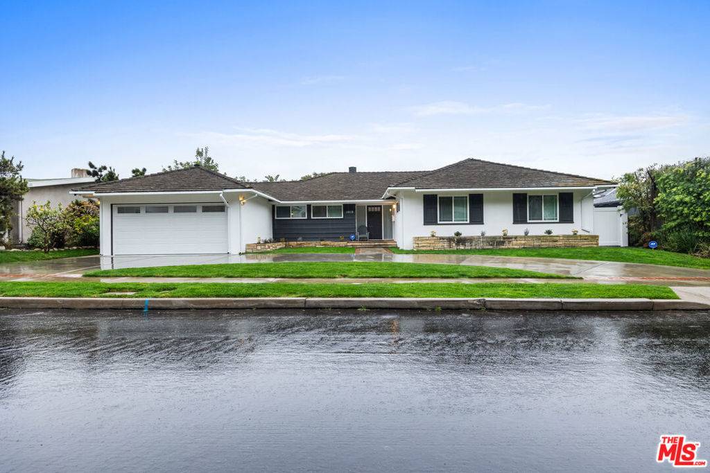 Los Angeles, CA 90049,Address not disclosed