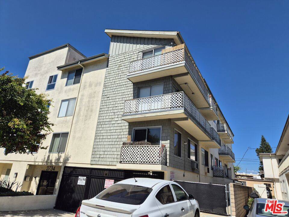 Los Angeles, CA 90034,3734 S Canfield AVE #228