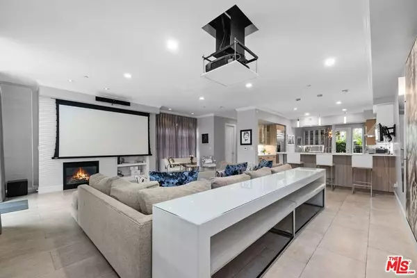 Los Angeles, CA 90094,6099 S Seabluff DR