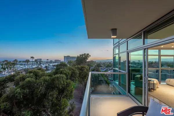 Marina Del Rey, CA 90292,13700 Marina Pointe DR #605