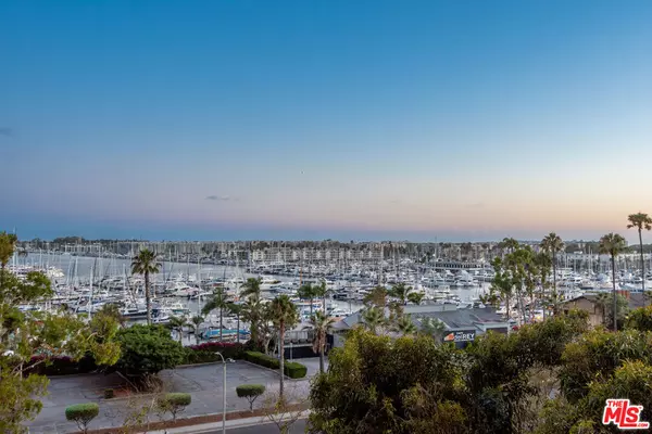 Marina Del Rey, CA 90292,13700 Marina Pointe DR #605