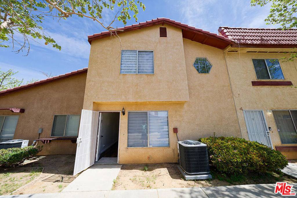 Palmdale, CA 93550,1750 E Avenue Q14 #9