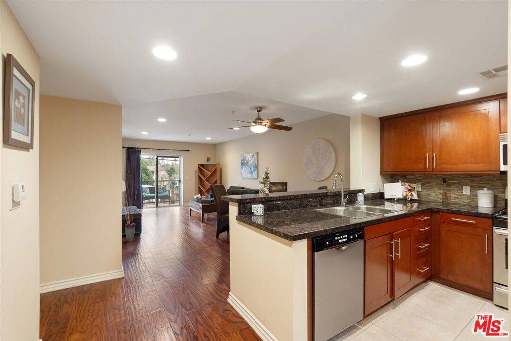 Los Angeles, CA 90045,7100 Alvern ST #317