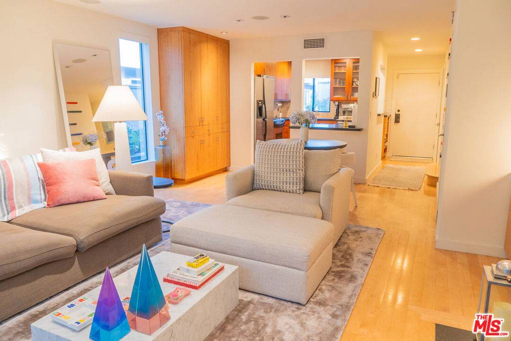 880 Hilldale AVE #10, West Hollywood, CA 90069