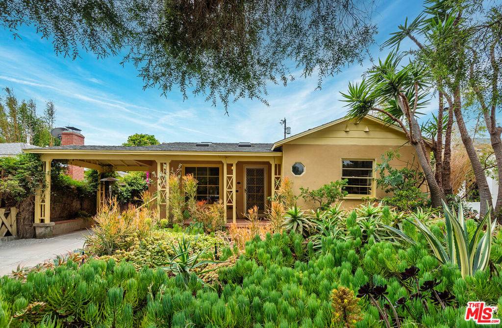 3761 Ashwood AVE, Los Angeles, CA 90066