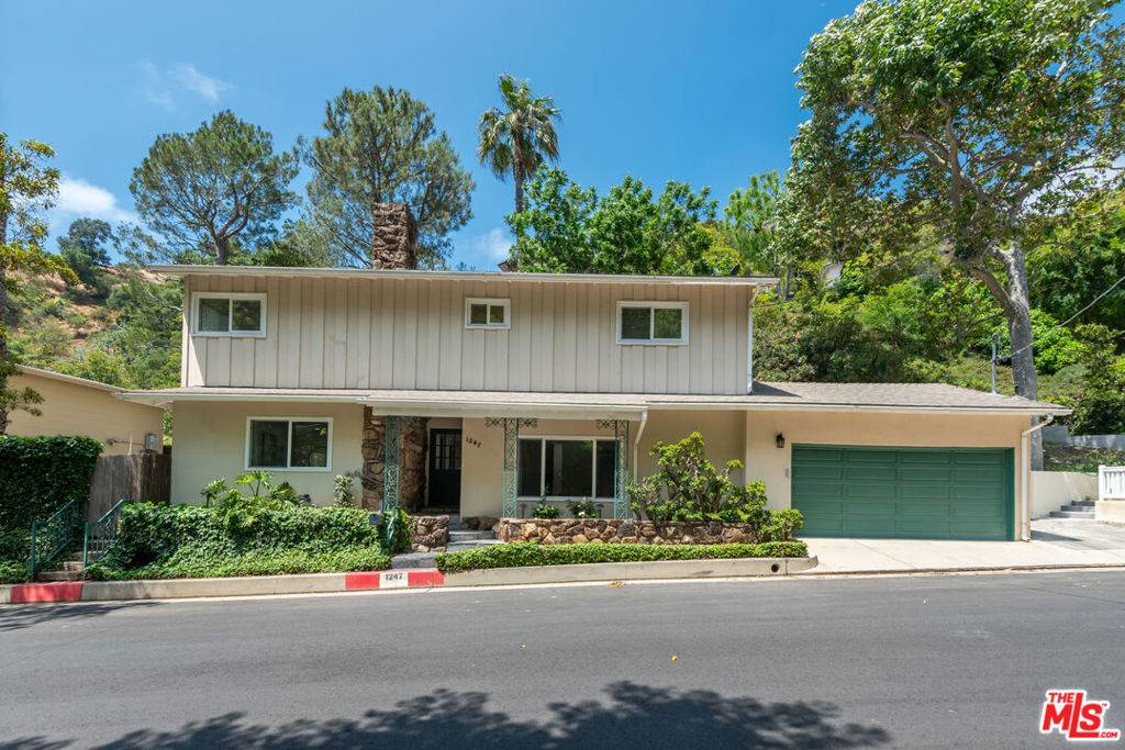 1247 N Bundy DR, Los Angeles, CA 90049