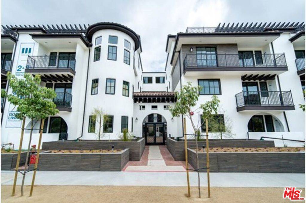 1868 Kelton AVE #103, Los Angeles, CA 90025