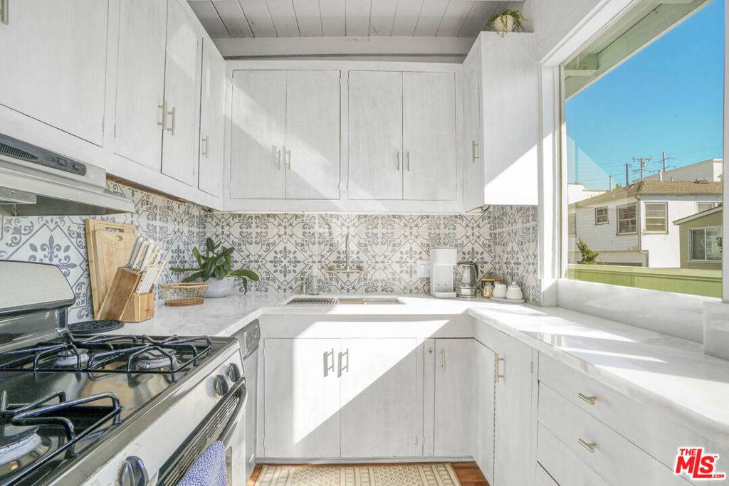 Manhattan Beach, CA 90266,4400 Ocean DR