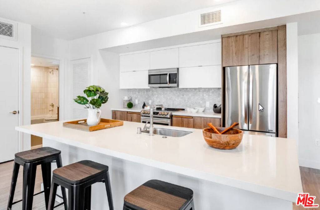 800 S Harvard BLVD #218, Los Angeles, CA 90005