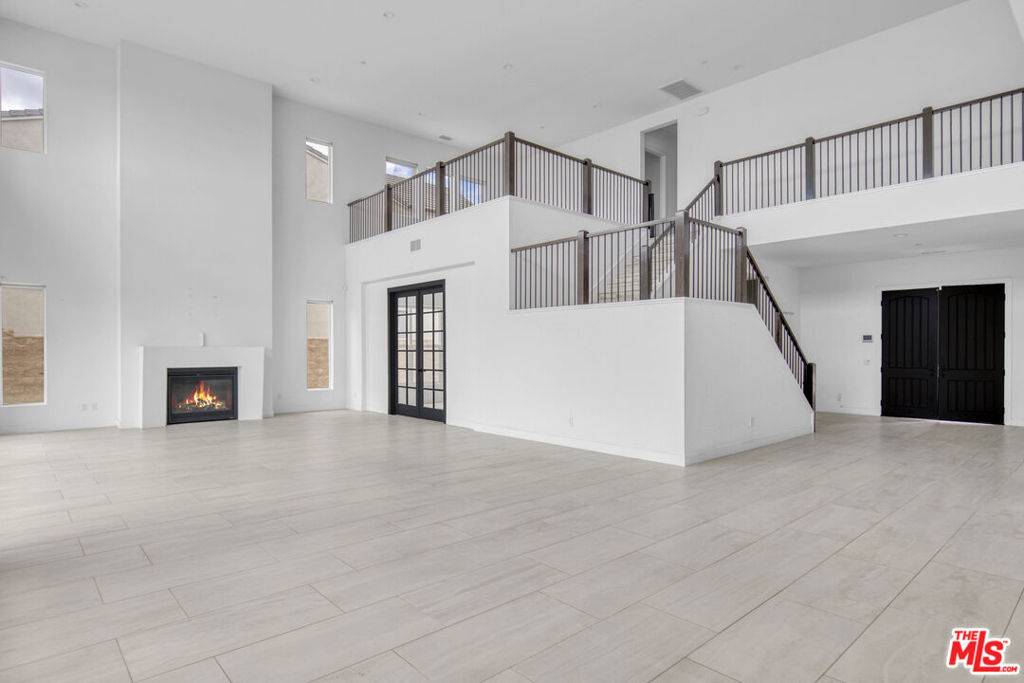 Porter Ranch, CA 91326,12509 N Saddle CT