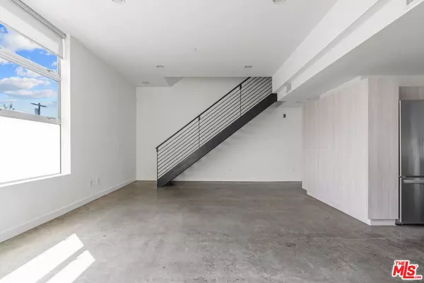 Venice, CA 90291,660 Rose AVE #2