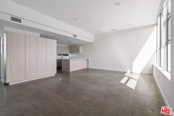 Venice, CA 90291,660 Rose AVE #2