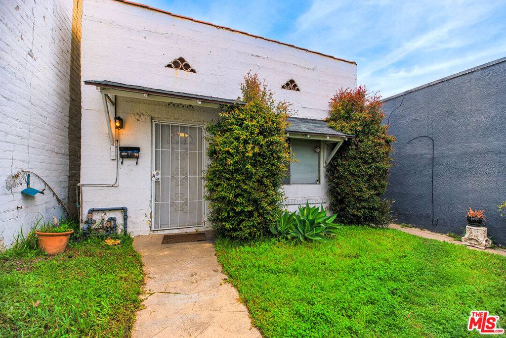 3011 Pico BLVD, Santa Monica, CA 90405
