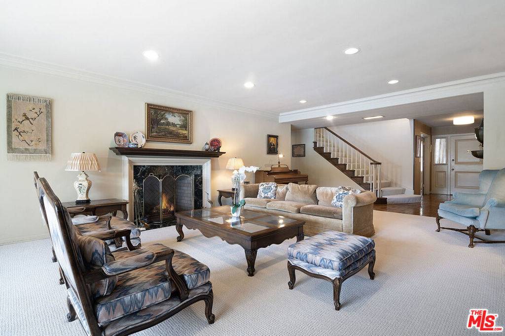 Los Angeles, CA 90034,2224 Guthrie DR