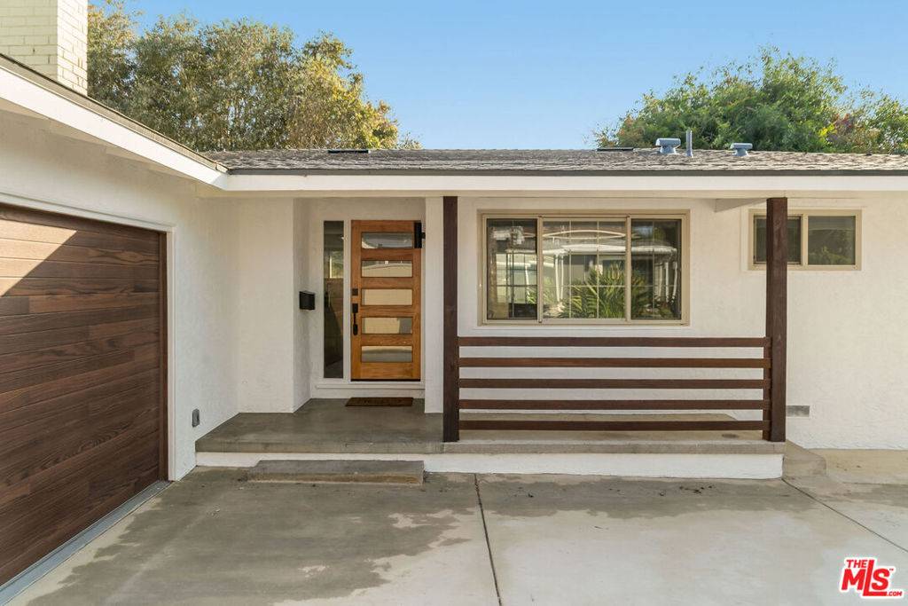 Los Angeles, CA 90045,7248 W 88th PL
