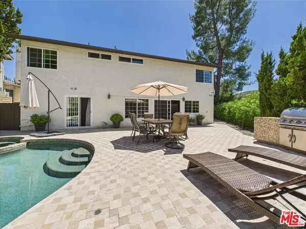 26065 Redbluff DR, Calabasas, CA 91302