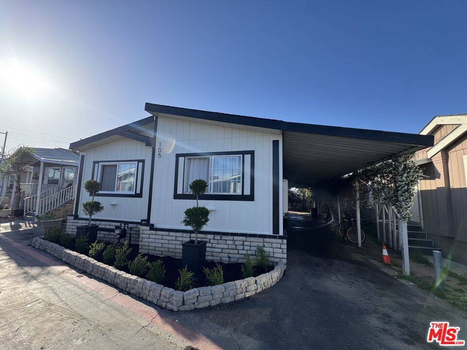 105 Prince LN, Santa Ana, CA 92704