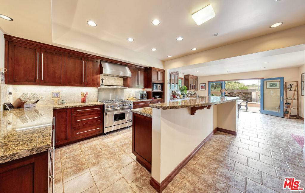 Culver City, CA 90230,10758 Molony RD