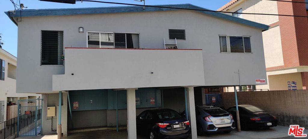 Santa Monica, CA 90403,917 5th ST