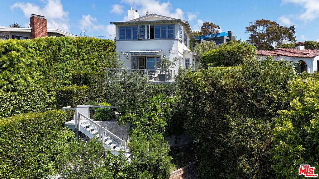 271 Amalfi DR, Santa Monica, CA 90402