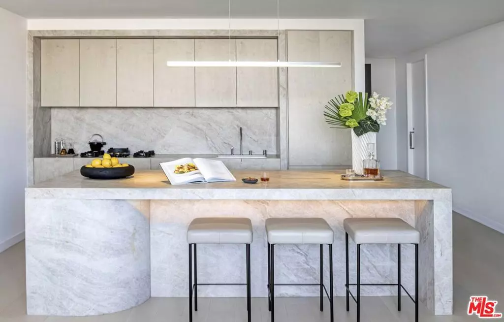 Beverly Hills, CA 90212,9200 Wilshire Blvd #406W