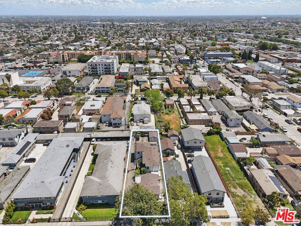 Los Angeles, CA 90043,6126 Brynhurst AVE