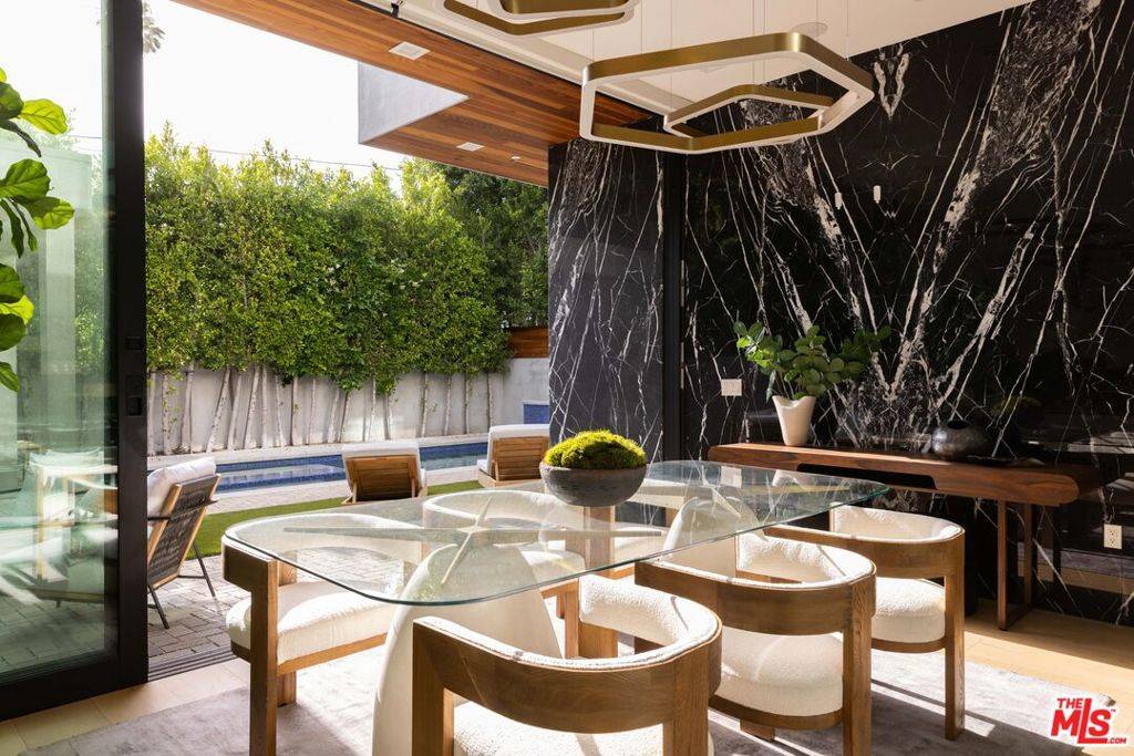 633 N Crescent Heights BLVD, Los Angeles, CA 90048