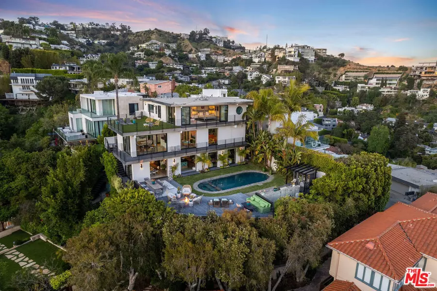 1501 Viewsite TER, Los Angeles, CA 90069