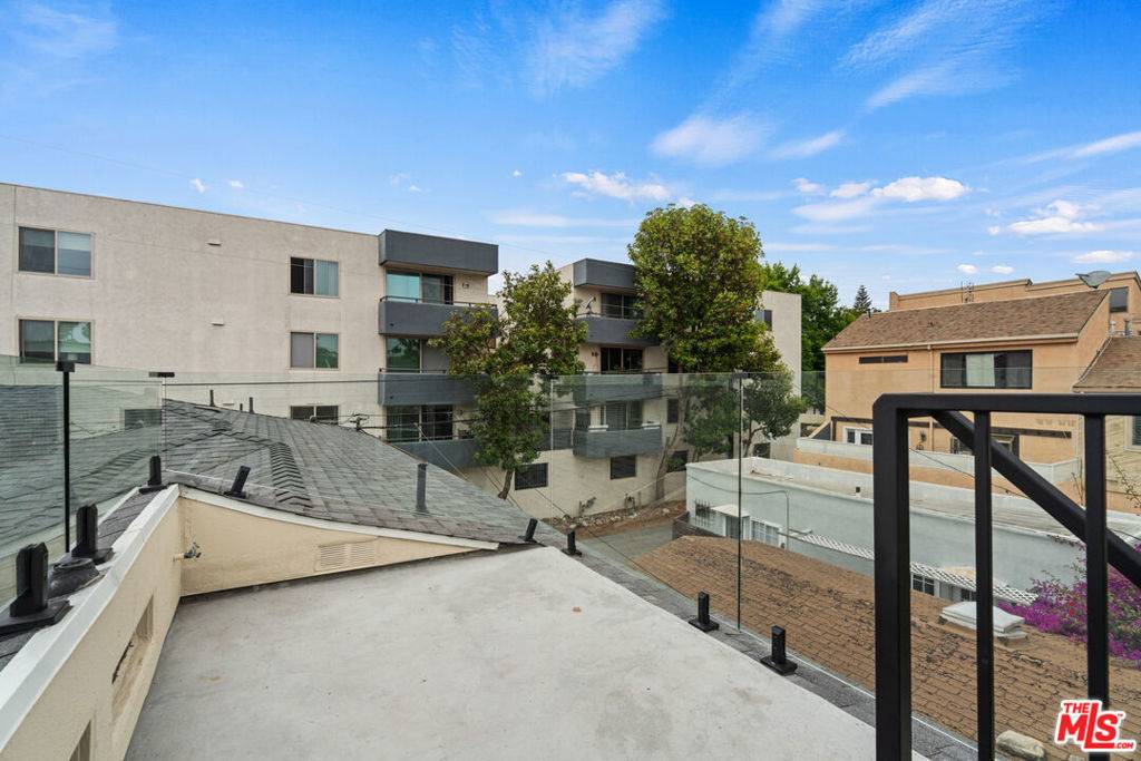 Santa Monica, CA 90403,814 3rd ST #D