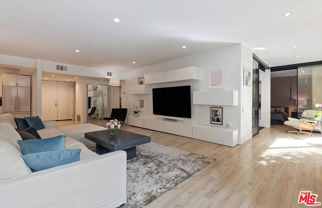 814 Amherst AVE ##103, Los Angeles, CA 90049