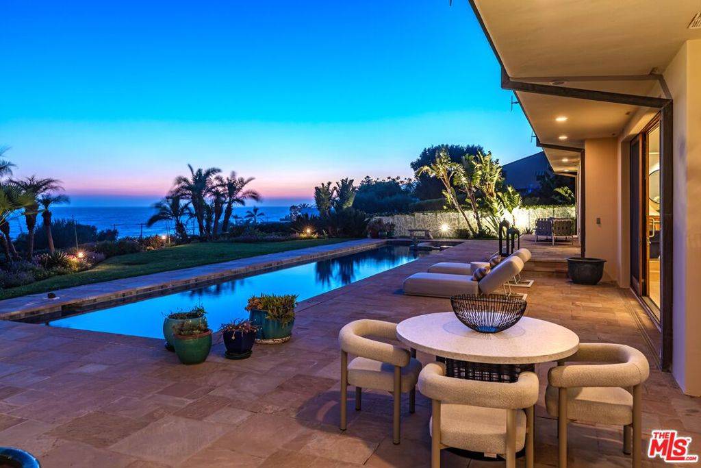 6417 Merritt DR, Malibu, CA 90265
