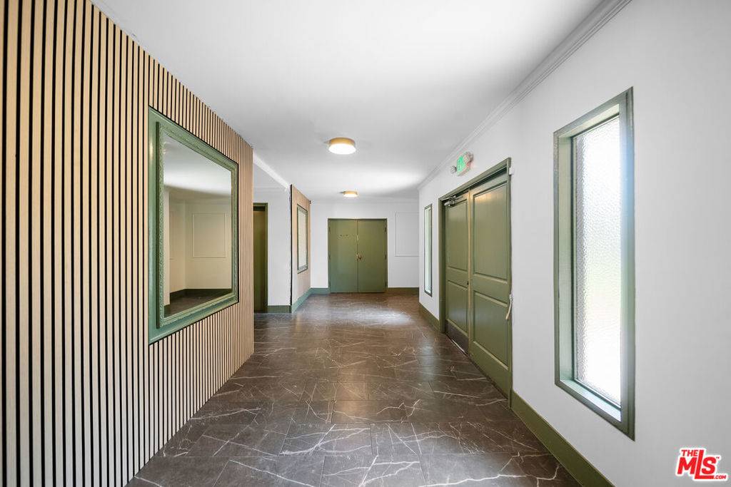 Santa Monica, CA 90402,605 San Vicente BLVD #107