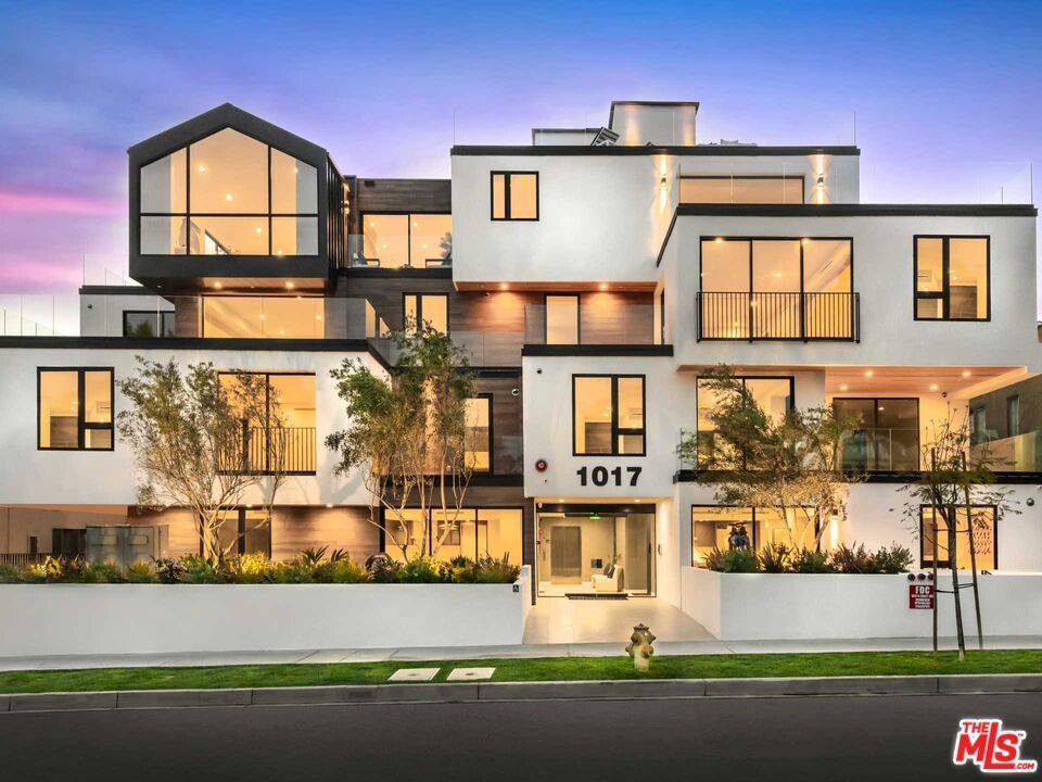 Los Angeles, CA 90069,1017 N Croft AVE #203