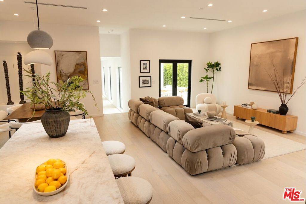 Studio City, CA 91604,4040 N Cartwright AVE
