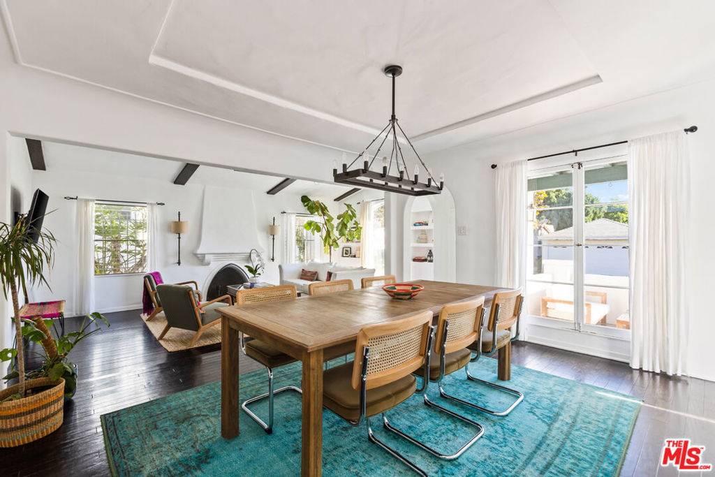 8023 Clinton ST, Los Angeles, CA 90048