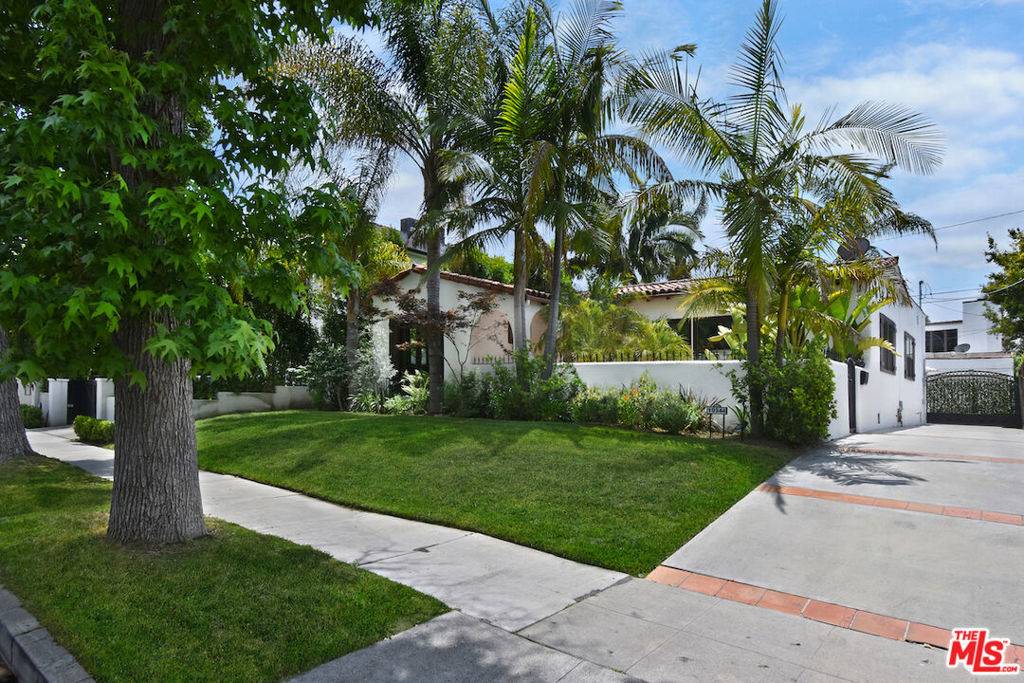 Toluca Lake, CA 91602,10344 Woodbridge ST