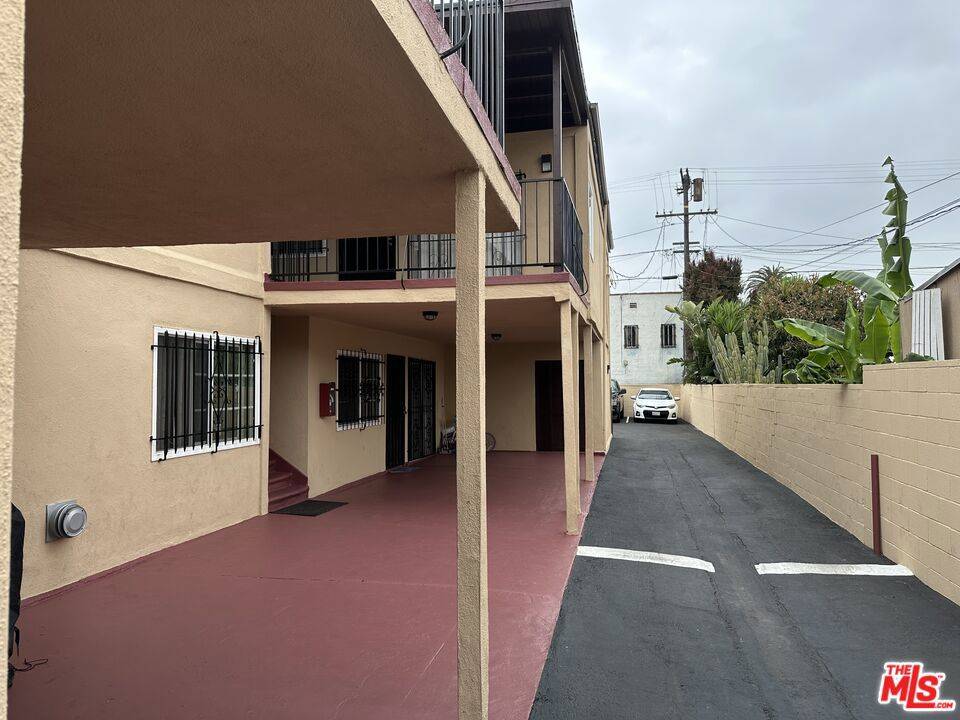 Los Angeles, CA 90043,6550 Brynhurst AVE