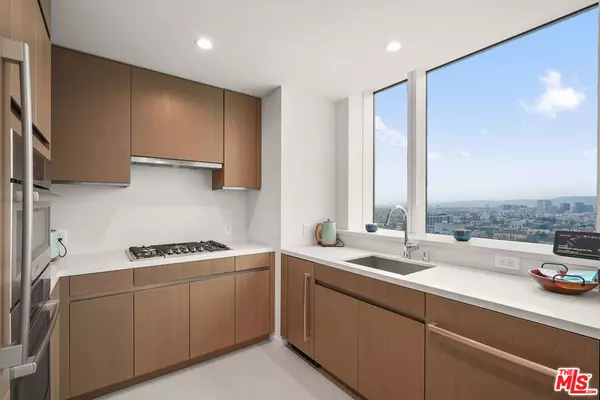 Los Angeles, CA 90017,889 Francisco ST #2608