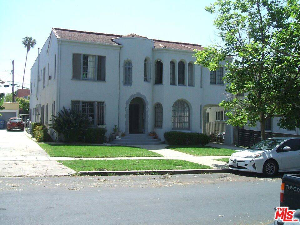 Los Angeles, CA 90019,1358 S Cloverdale AVE