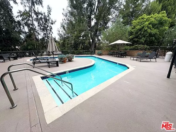 Sherman Oaks, CA 91423,13331 Moorpark ST #334