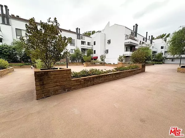 Sherman Oaks, CA 91423,13331 Moorpark ST #334