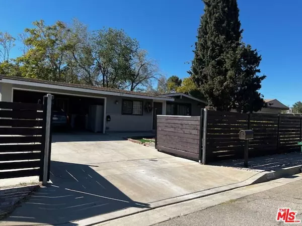 2018 W Lingard ST, Lancaster, CA 93536