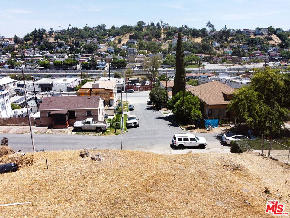 Los Angeles, CA 90032,5017 Ithaca AVE