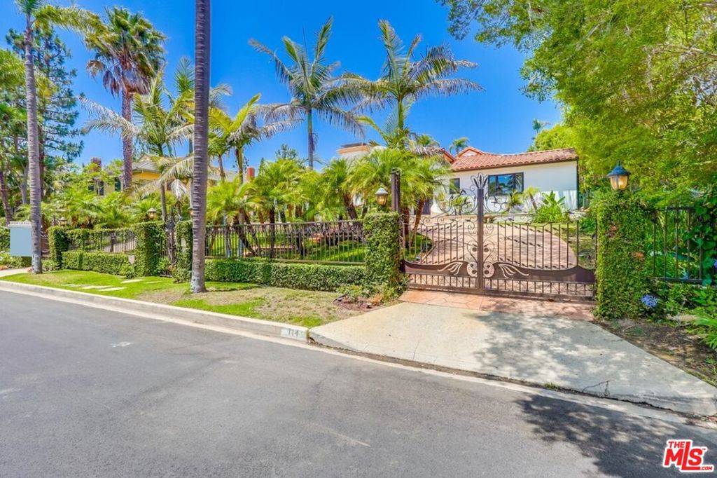 Los Angeles, CA 90049,114 S Layton DR