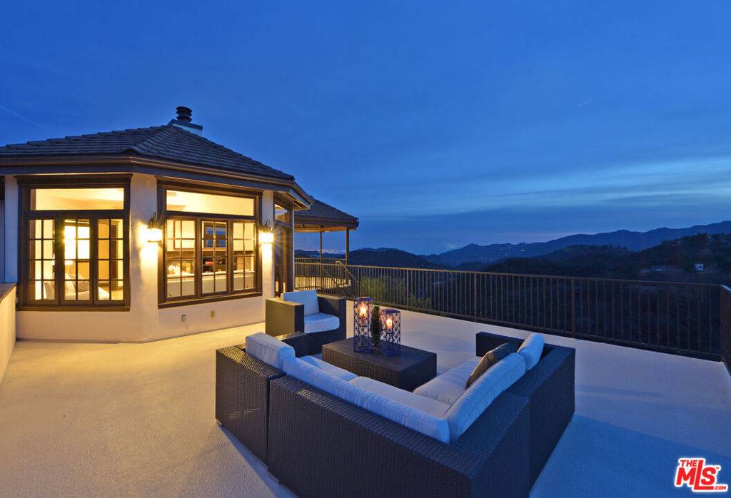 22252 W ALTA DR, Topanga, CA 90290