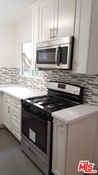 Los Angeles, CA 90004,635 N Beachwood DR