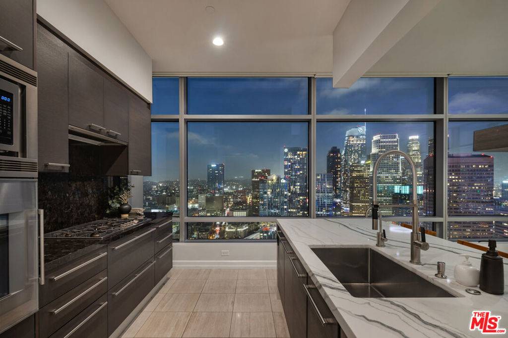 Los Angeles, CA 90015,900 W Olympic BLVD #38K