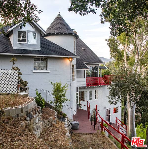 Los Angeles, CA 90068,2882 Belden DR