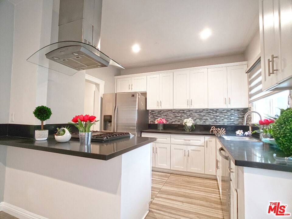 803 N Alexandria AVE, Los Angeles, CA 90029